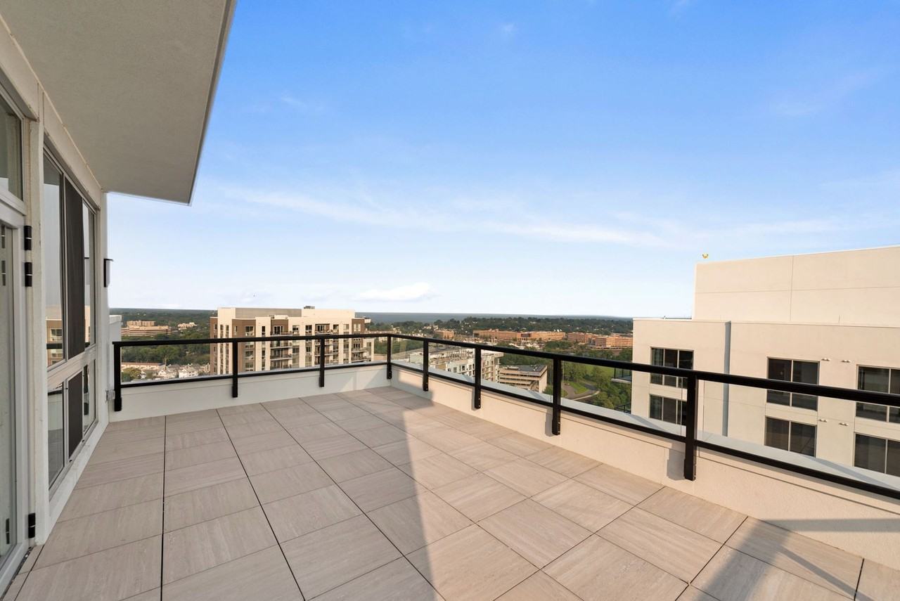 Escape - Photo 3 of 50