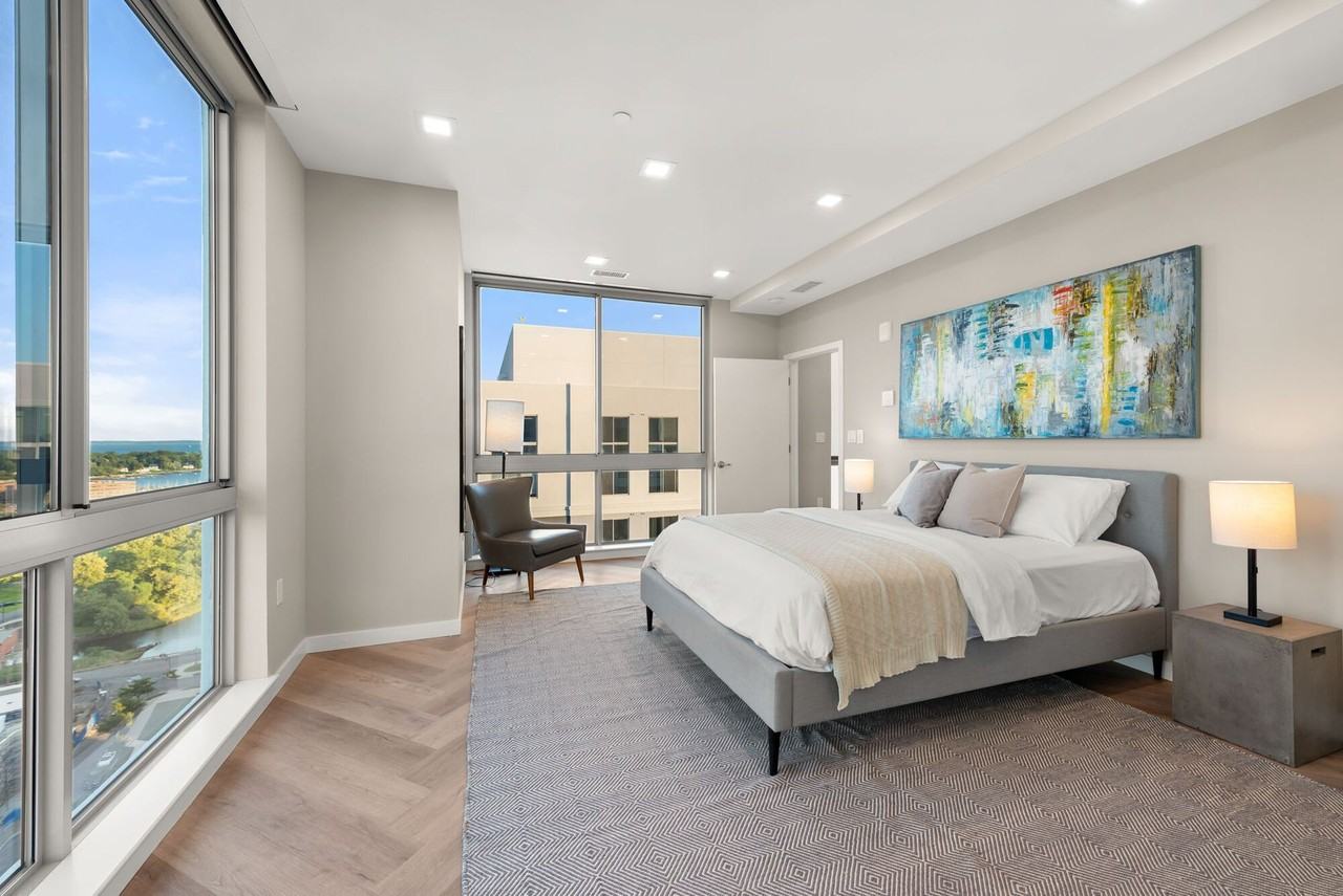 Escape - Photo 5 of 50