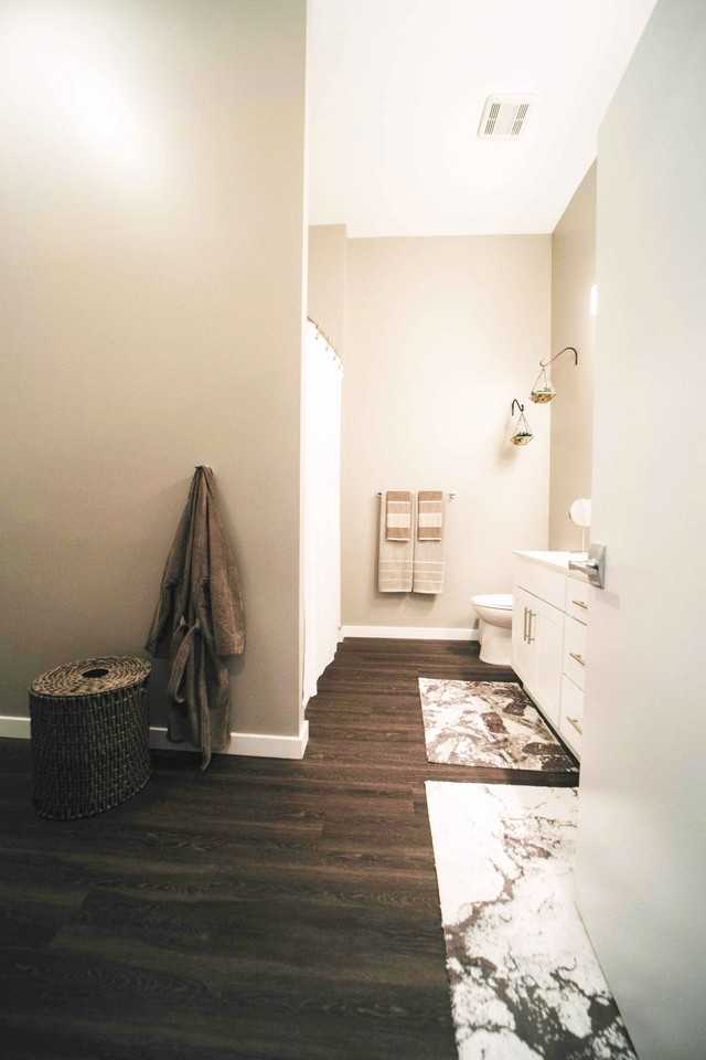 The Curb - Photo 2 of 50