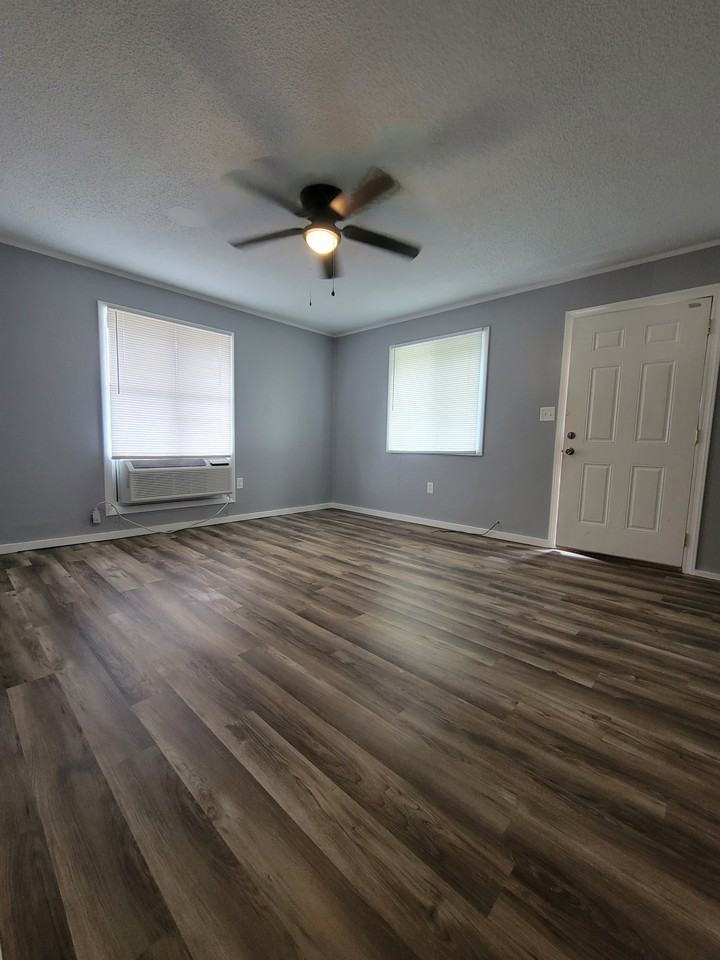 Campus Apartments Riverside - Photo 3 of 17