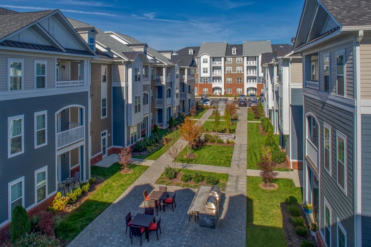 The Allure at Jefferson - Photo 7 of 50