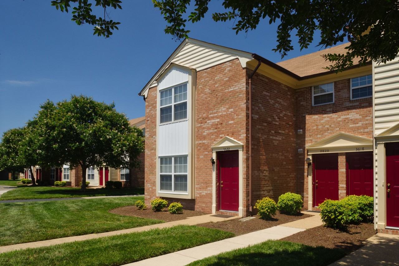 Auburn Place Apartments - Photo 2 of 31