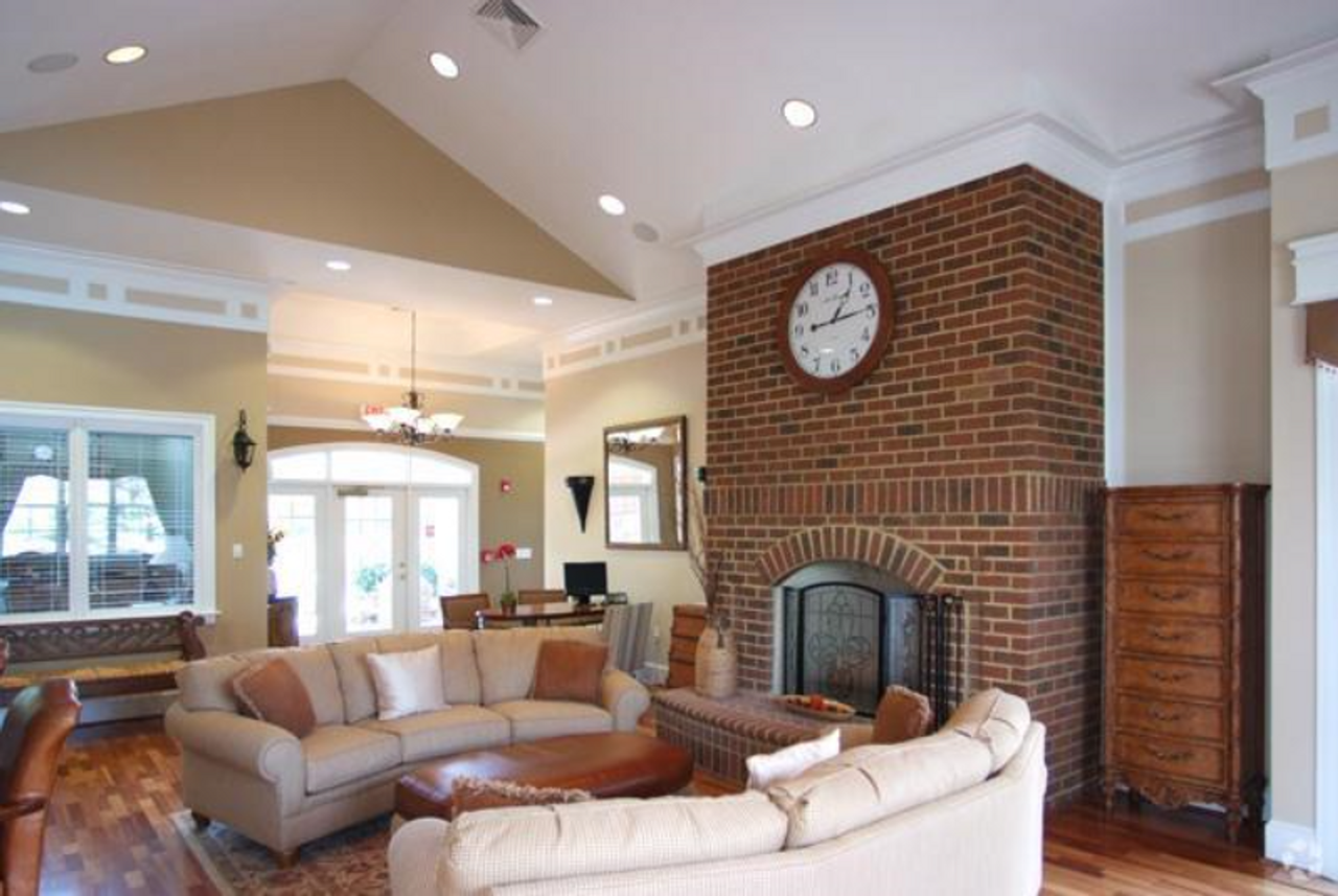 Eagle Harbor Apartments - Photo 6 of 22