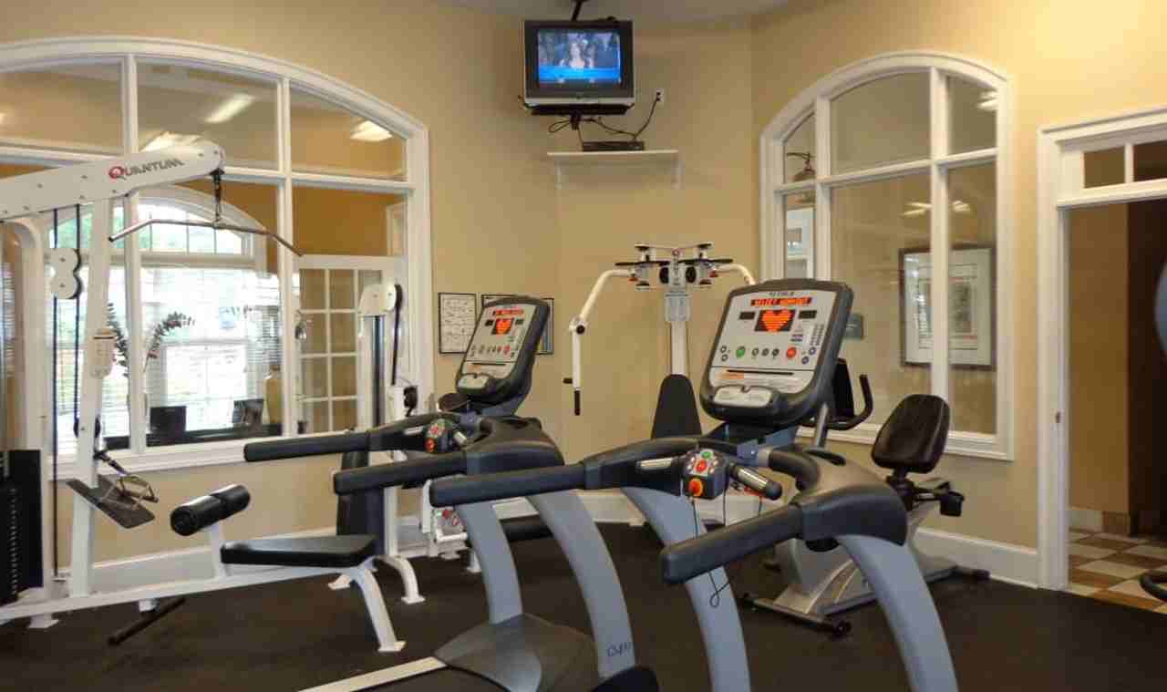 Eagle Harbor Apartments - Photo 7 of 22