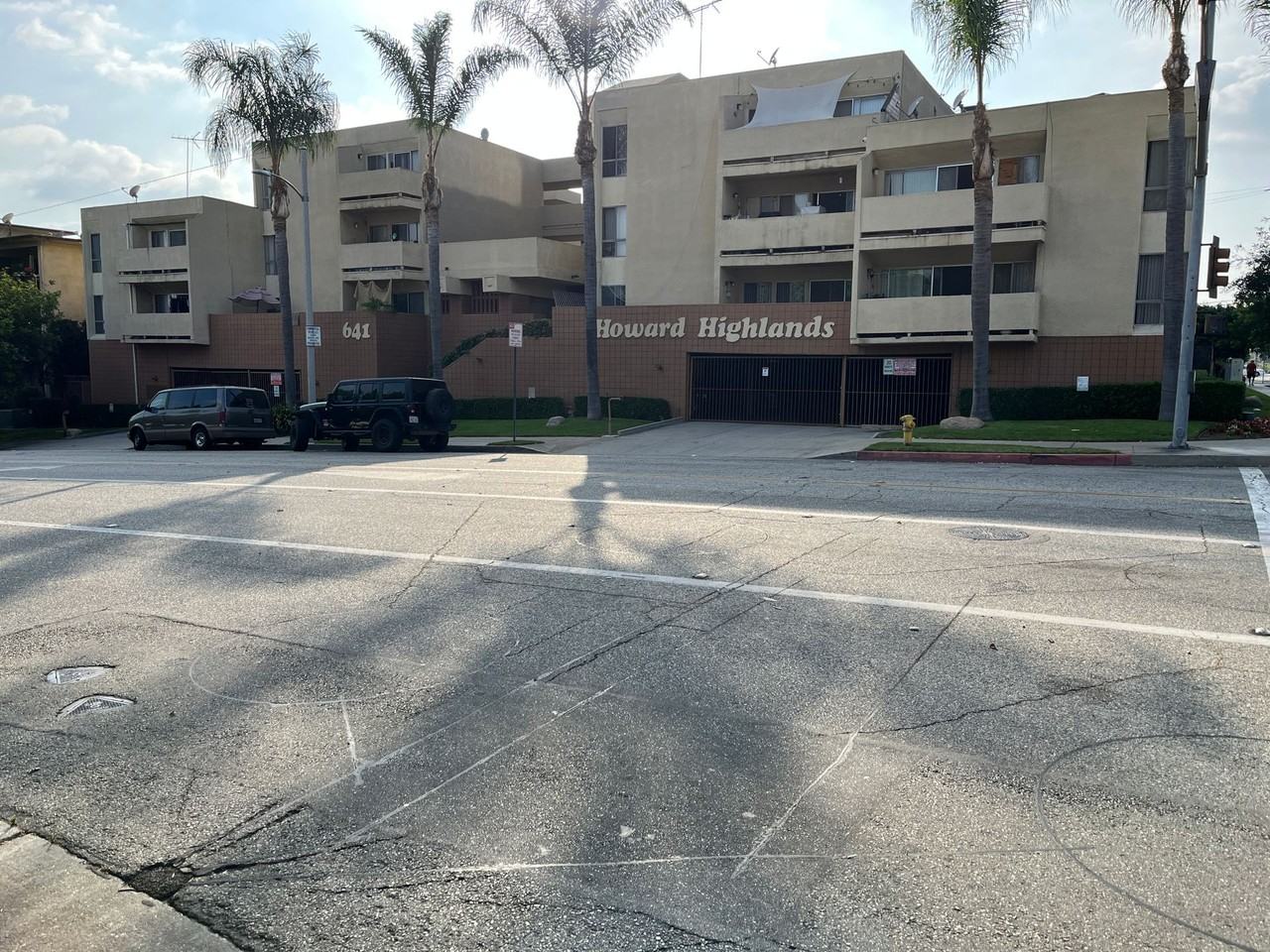 044 - Howard Highlands - Photo 3 of 14