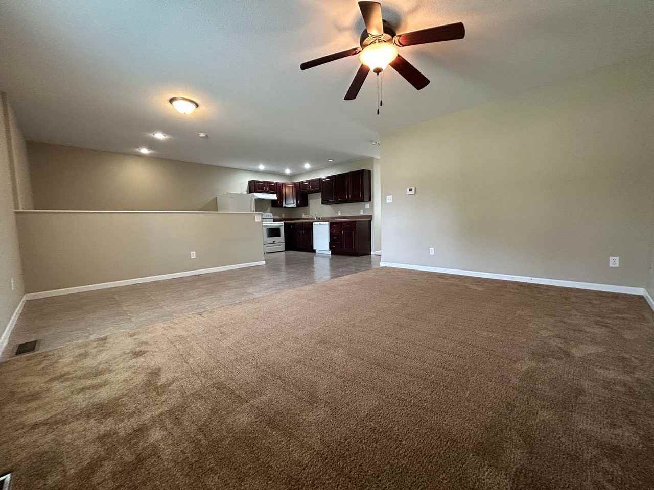 319/321 N Saunders Duplex - Photo 6 of 21