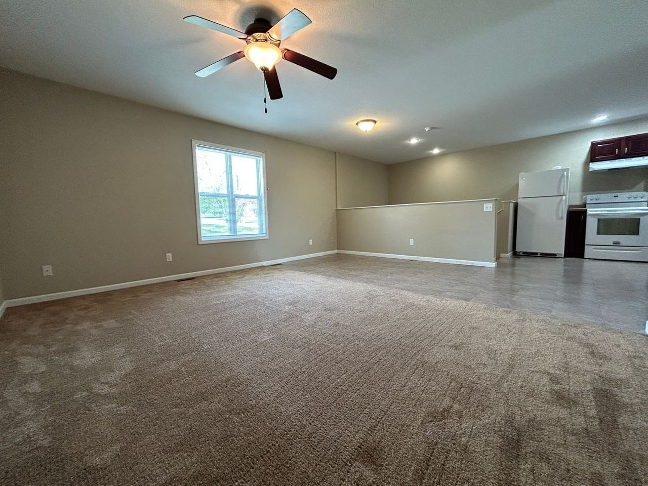 319/321 N Saunders Duplex - Photo 7 of 21