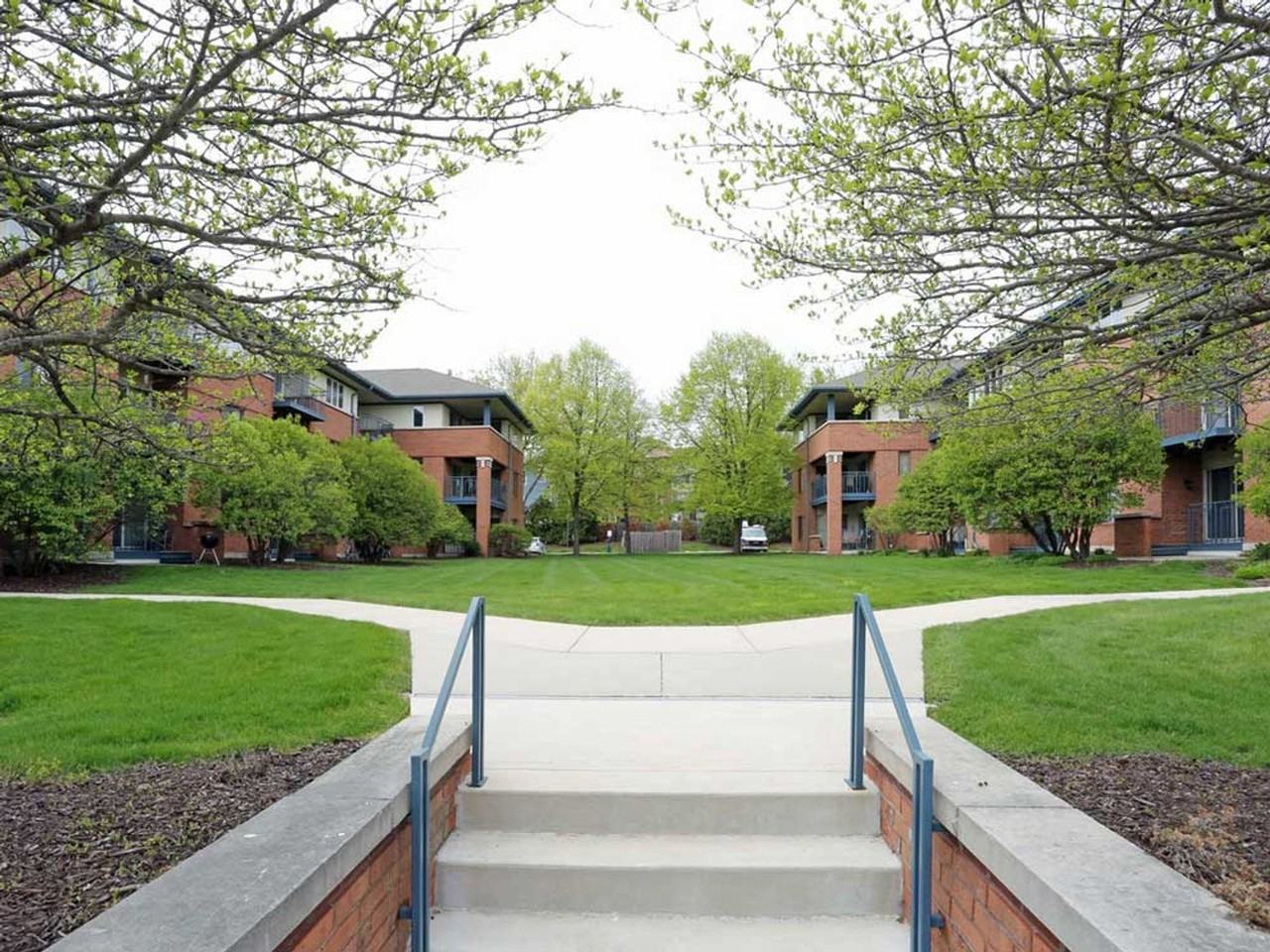 Riverwalk Apartments - Photo 5 of 47