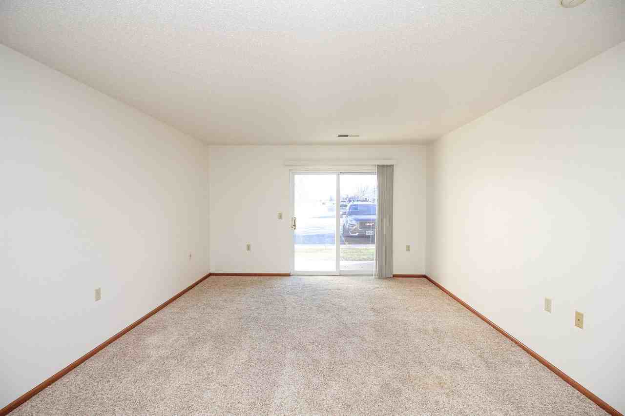 Regency Place Apartments - Photo 4 of 48