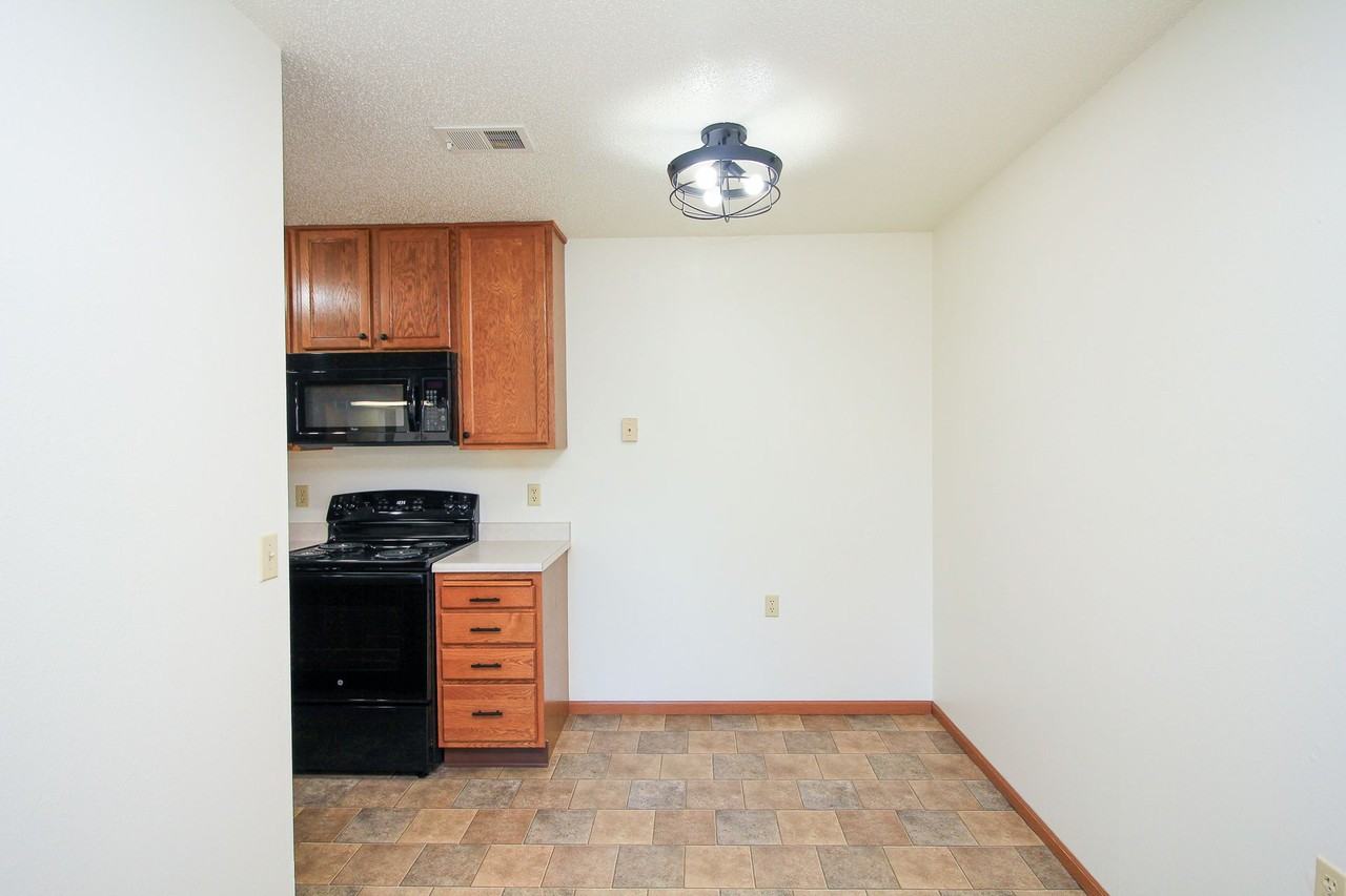 Regency Place Apartments - Photo 6 of 48