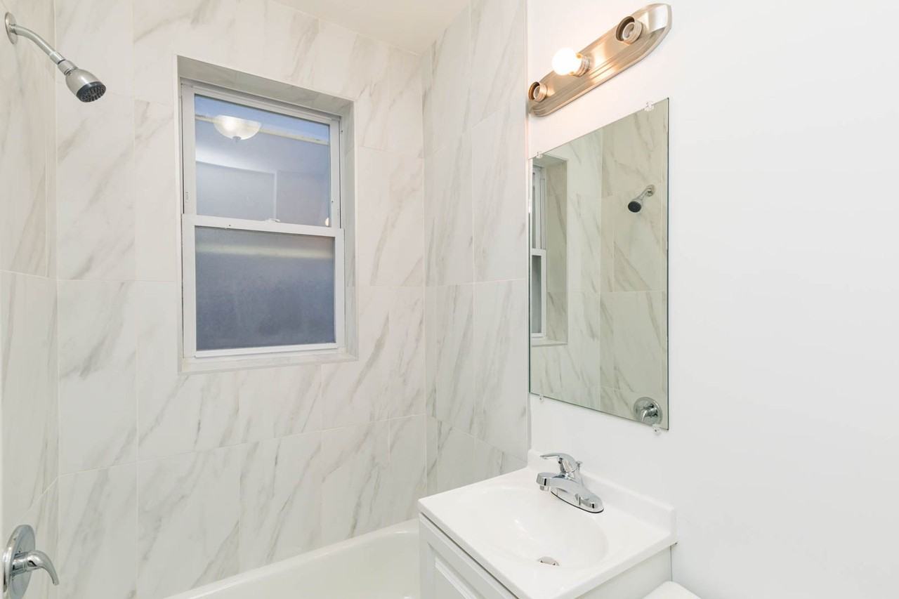 Winthrop 5710 - Photo 6 of 11