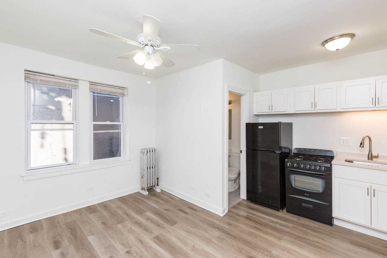 Winthrop 5710 - Photo 7 of 11