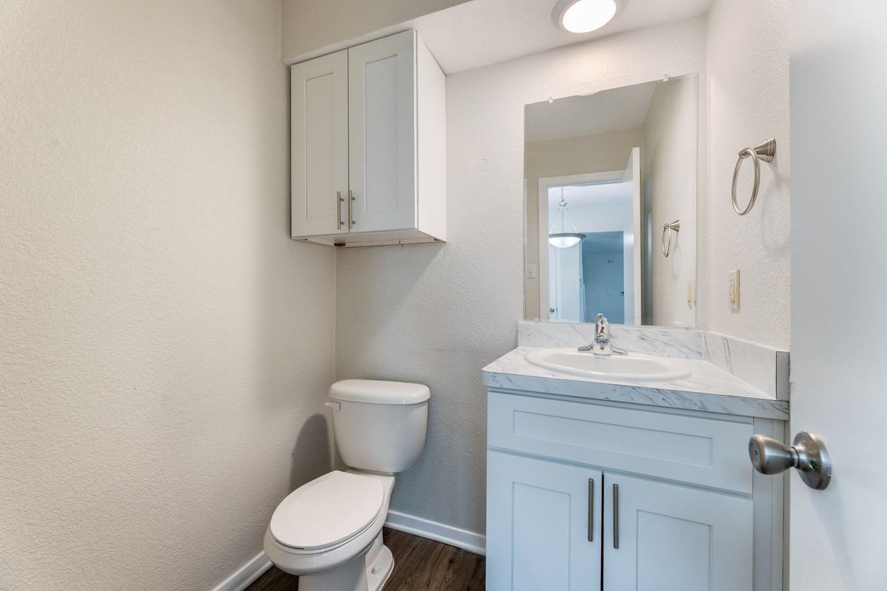 City Lake Townhomes - Photo 6 of 28