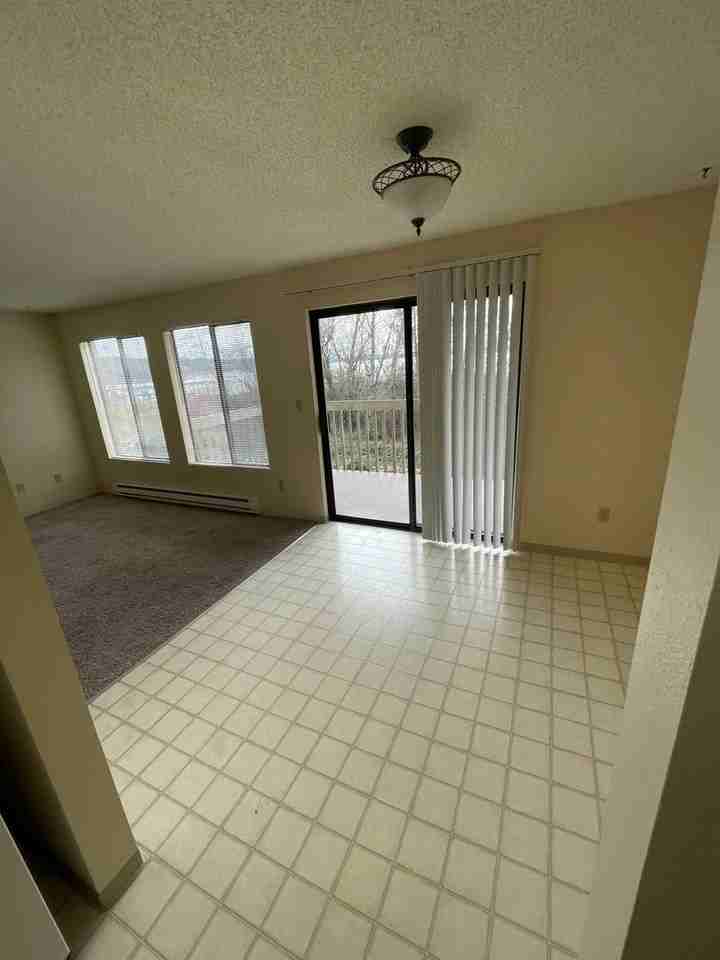 Bay Breeze - Photo 3 of 9