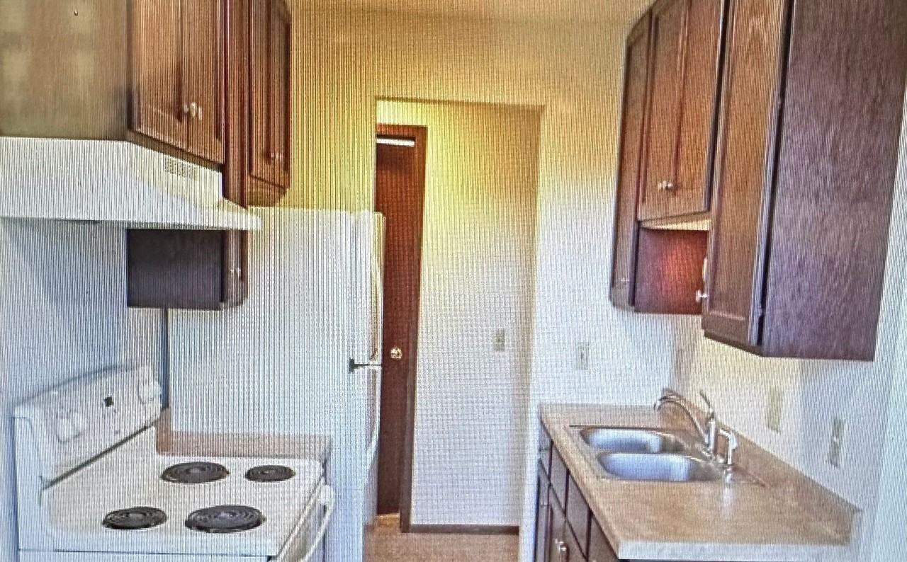 Majestic View Apartments - Photo 2 of 5