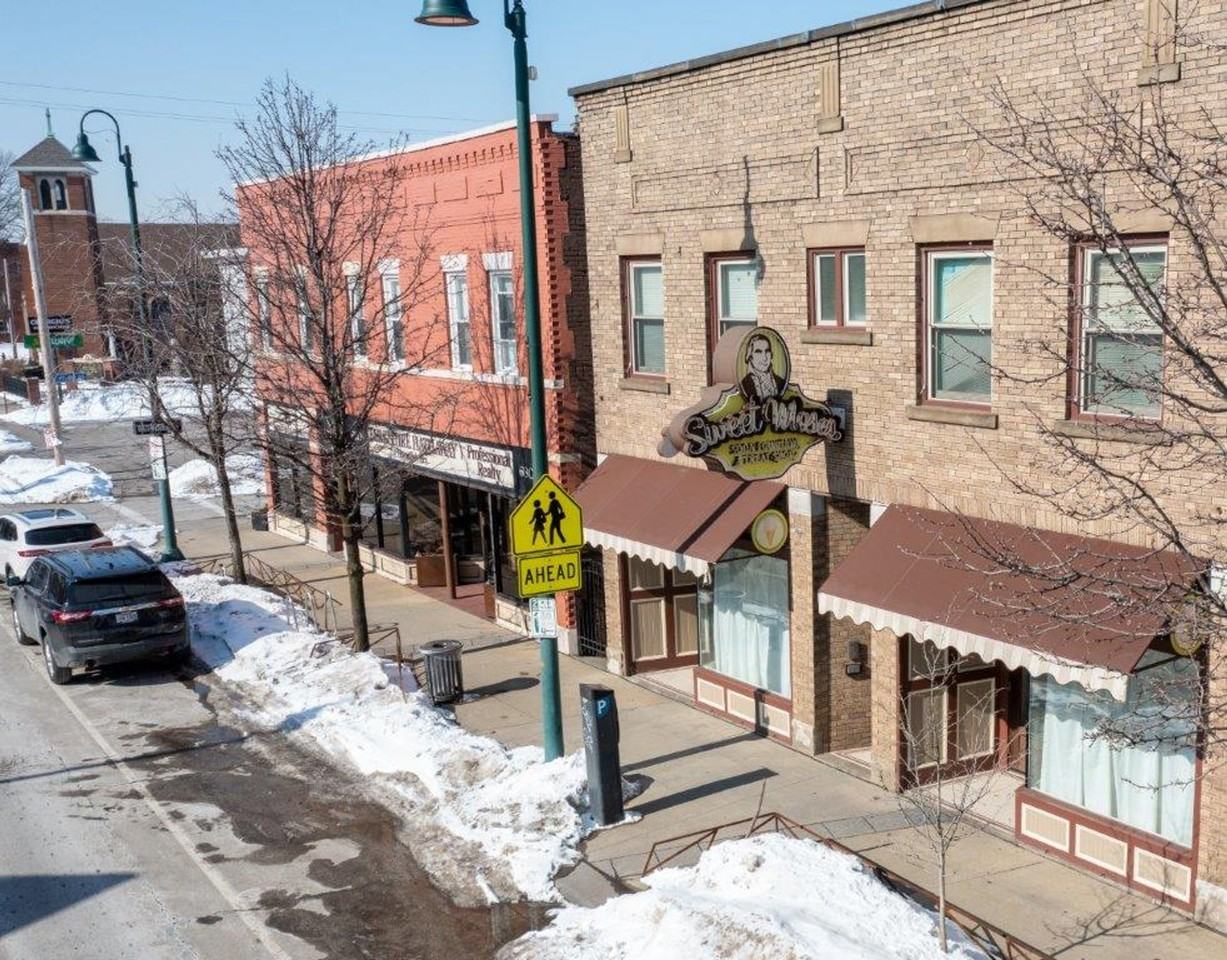 6804 Detroit Ave #3 - Photo 2 of 23