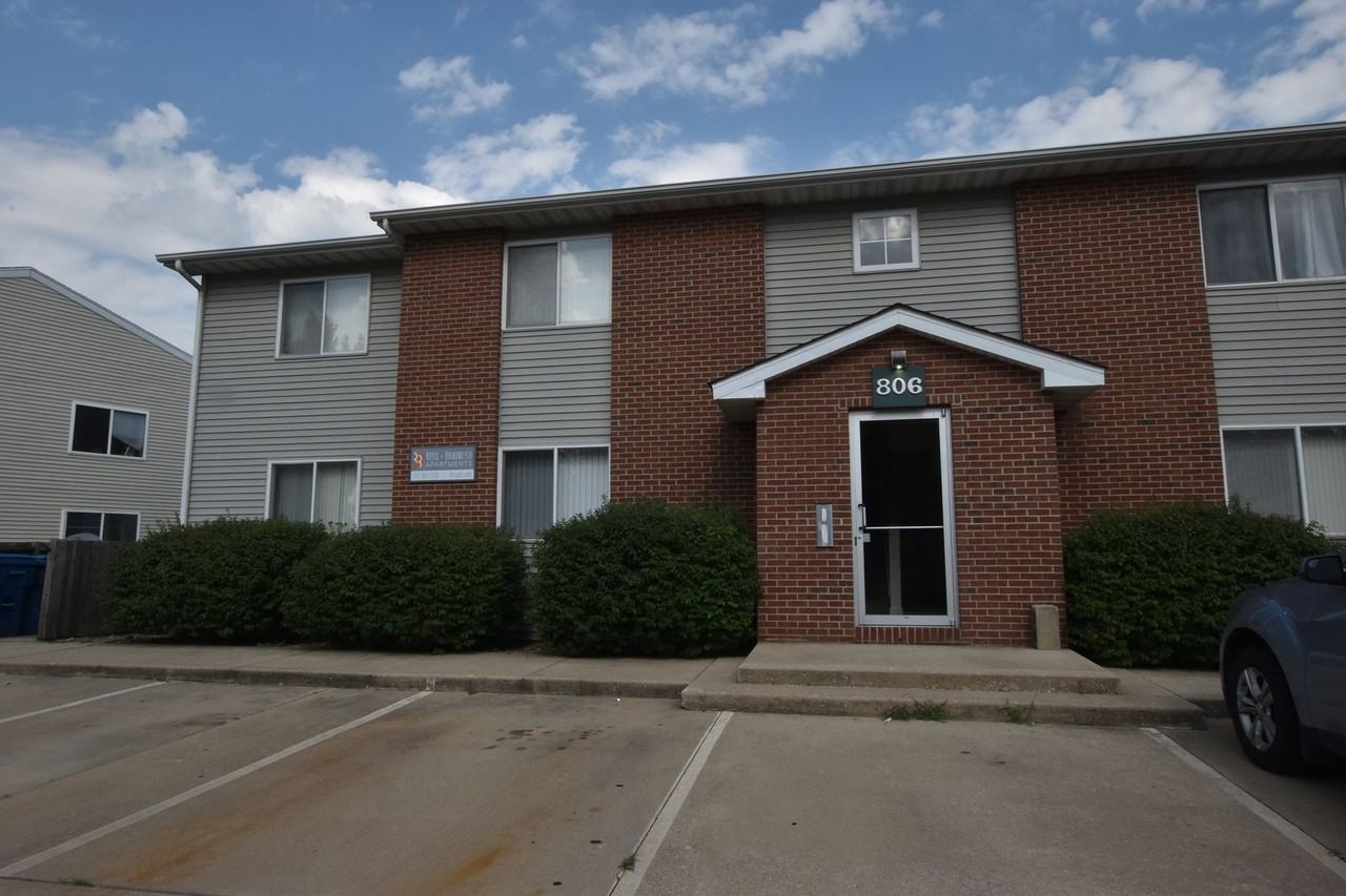 806 + 910 Hartwell Dr by Royse + Brinkmeyer - Photo 2 of 2