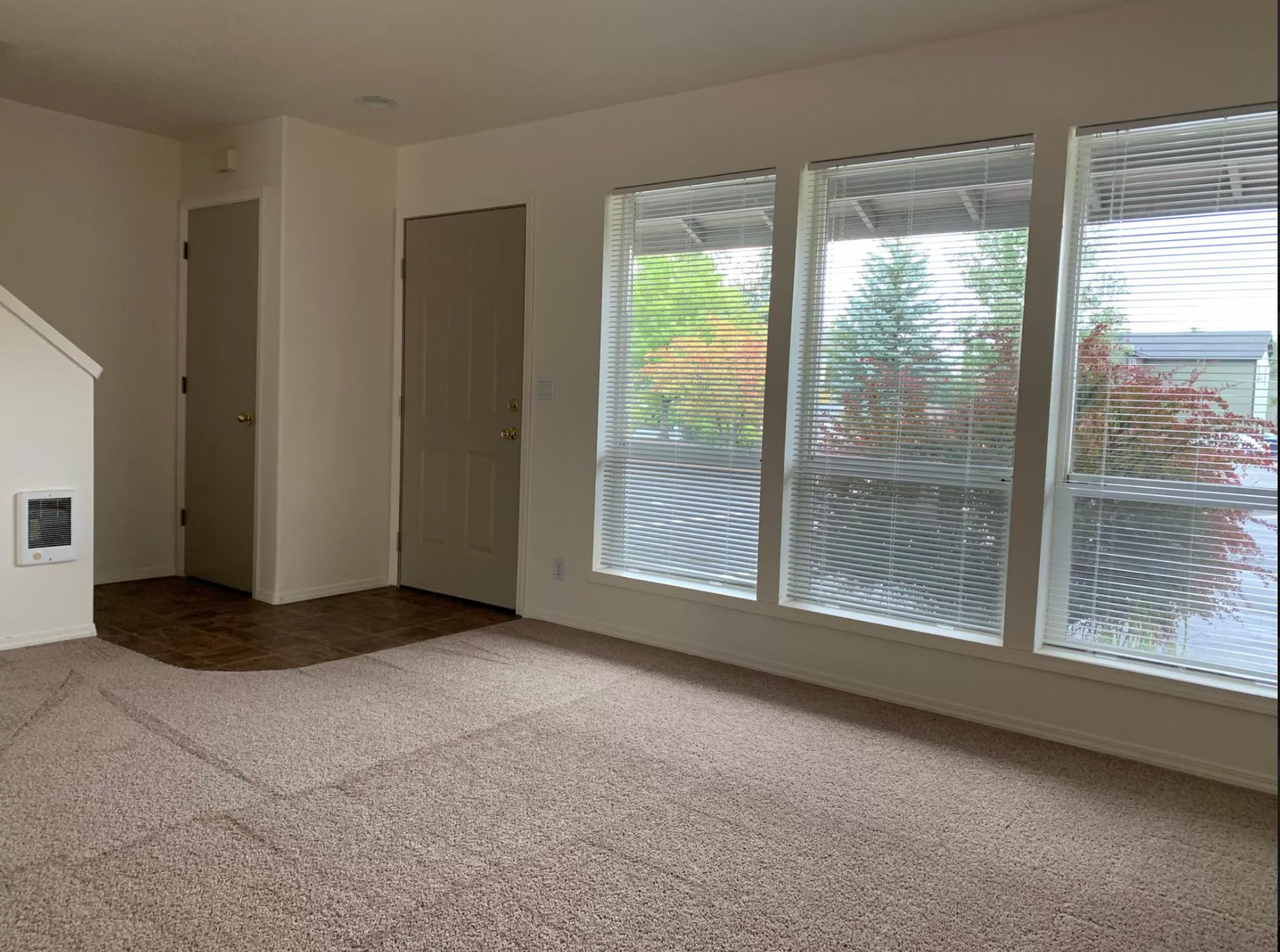2922 2922 NE #2 - Photo 3 of 36