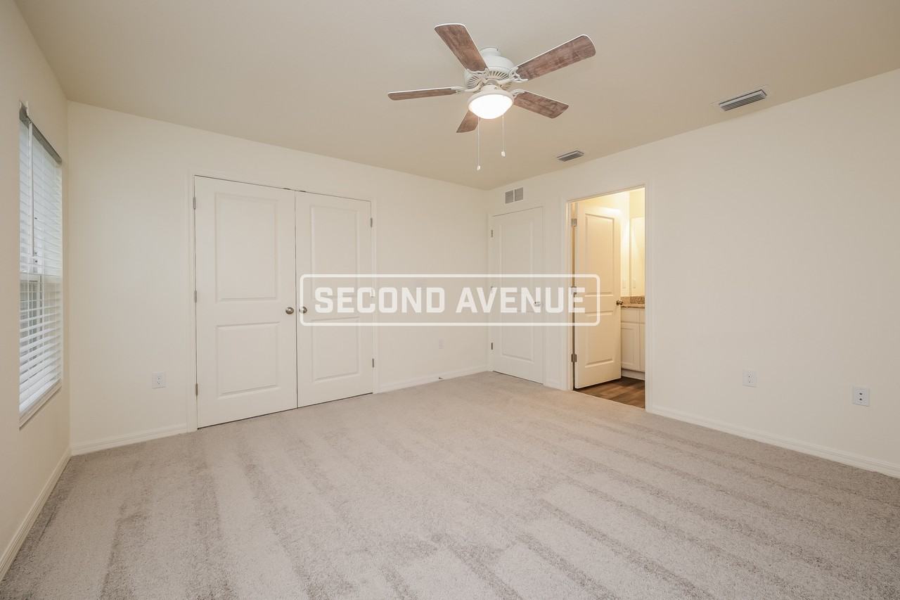 954 Pilgrim St E - Photo 7 of 19