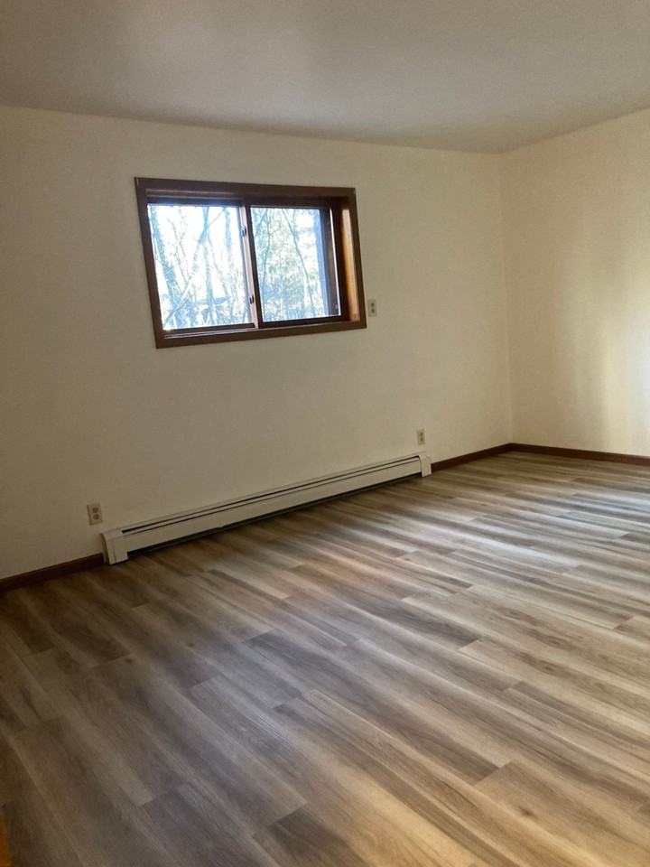 Golden Sands Apartments - Photo 7 of 11