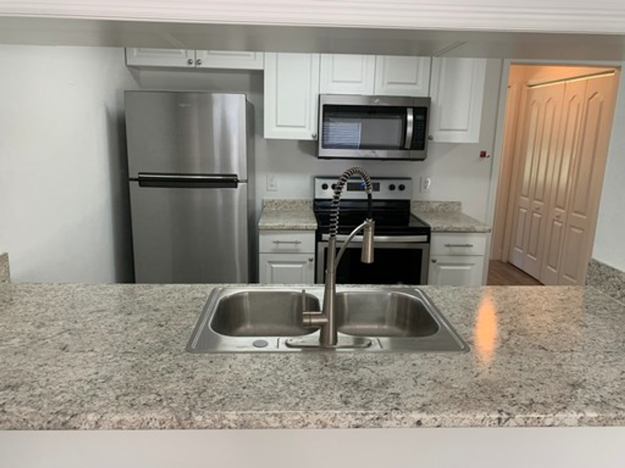 Ashburn Hills Townhomes - Photo 4 of 11