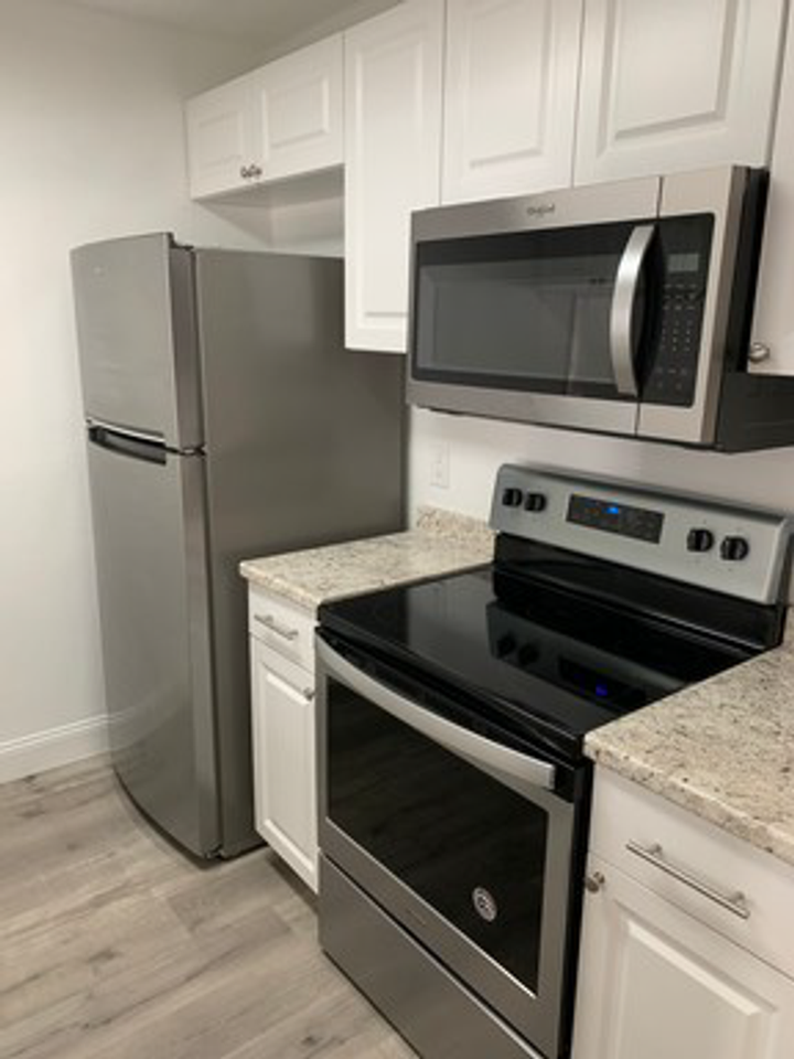 Ashburn Hills Townhomes - Photo 5 of 11