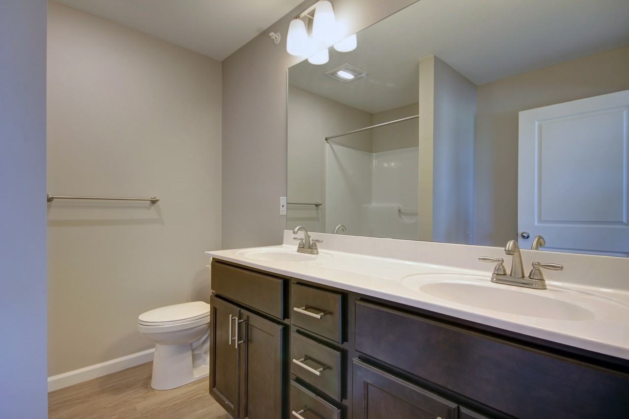 Middletown Place Apartments - Photo 7 of 19