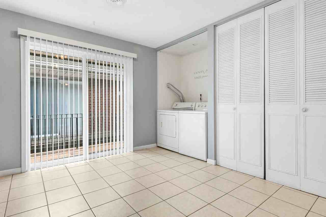 Nice clean 2 bedroom apartment - Photo 5 of 20