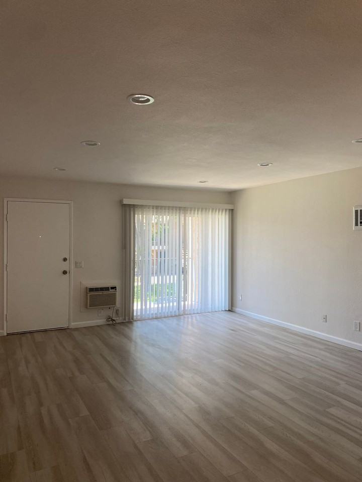 Silver Oaks Apartment Homes - Photo 7 of 34