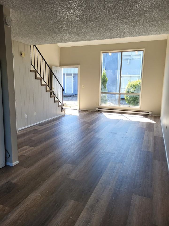 073-Lebanaire Apartments - Photo 5 of 20