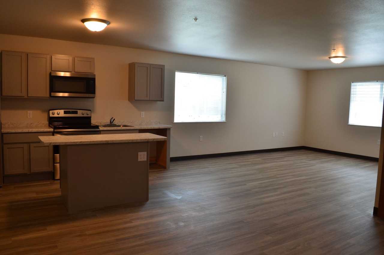 Park West apartments - Photo 2 of 9