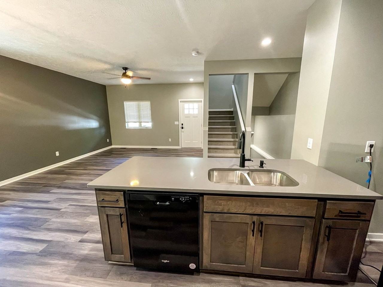 3548 R St Townhome - Photo 5 of 31