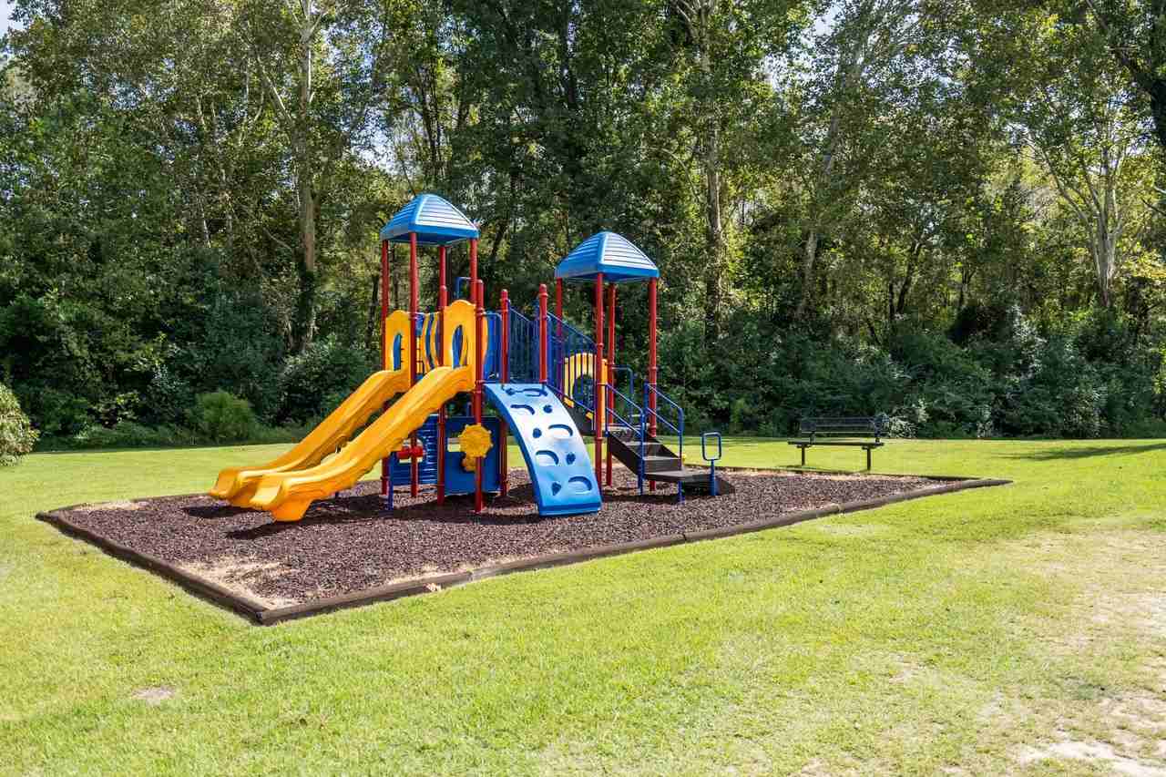 Rosewood Gardens - Photo 6 of 50