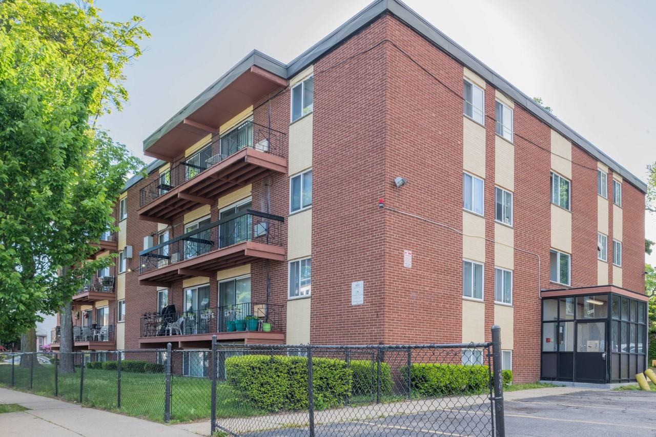 480 Norfolk - Photo 2 of 4