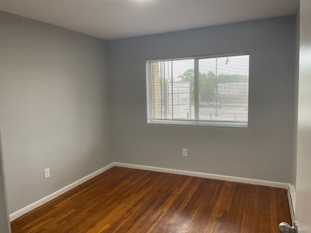 20 Thorn - Photo 6 of 14