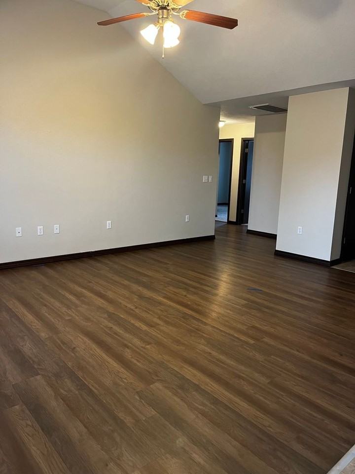 Prairie View - Photo 2 of 9