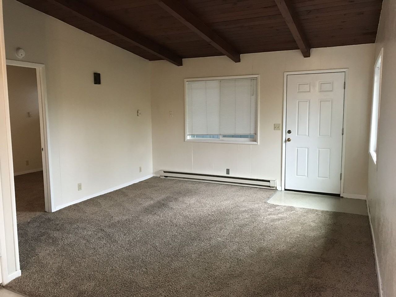 052-Country Squire Apartments - Photo 3 of 13