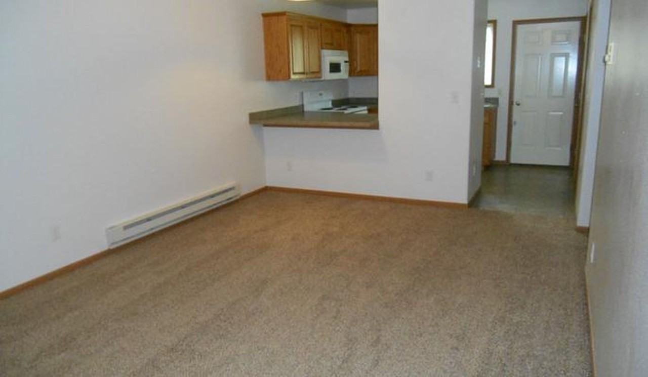 2395 Prairie Oak Dr #1D - Photo 4 of 6