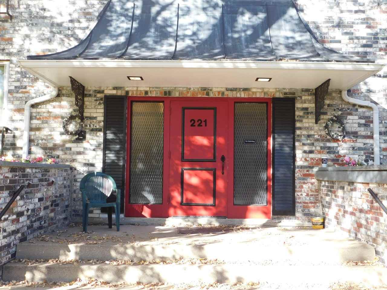 Sherry - Photo 4 of 35