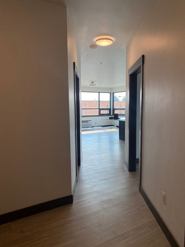 510 Nucleus Ave. - Photo 3 of 31