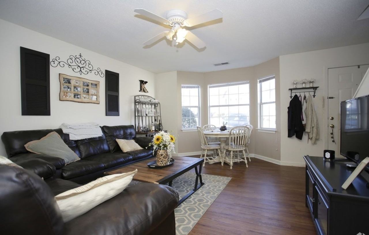 Arbor Club - Photo 3 of 50