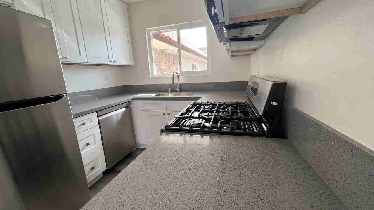 4055 48th Street - Photo 7 of 11