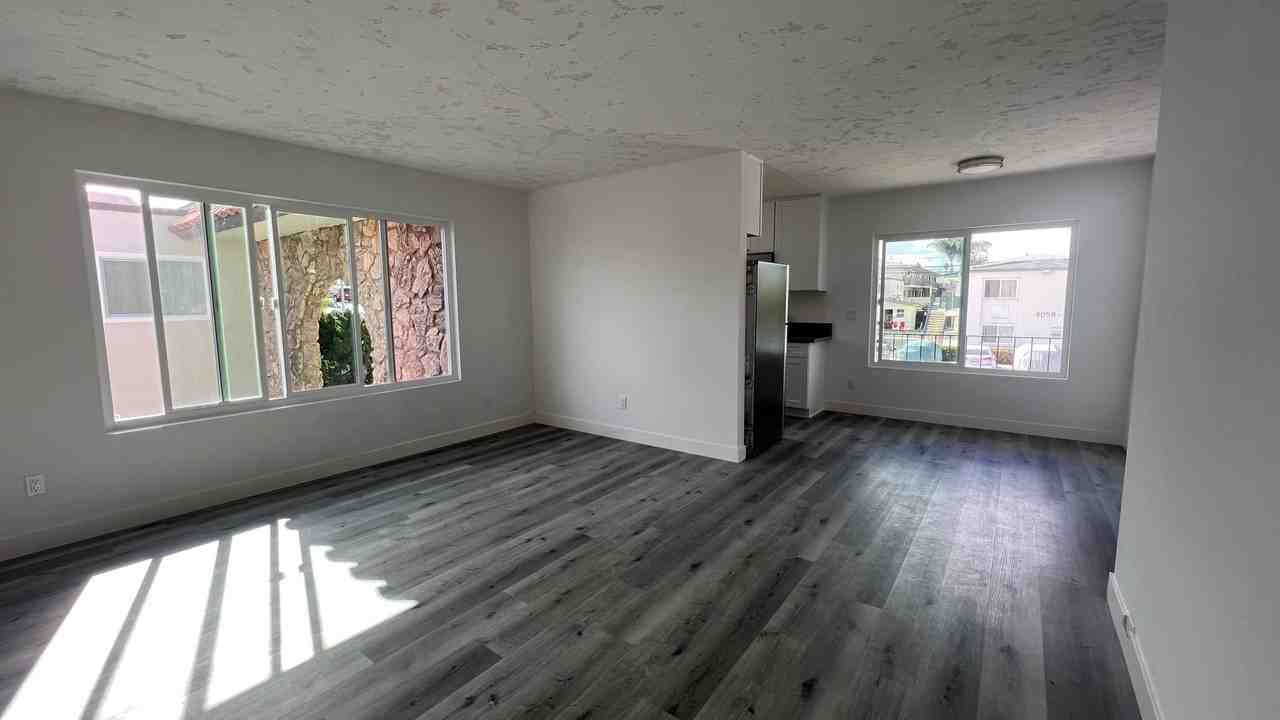 4055 48th Street - Photo 4 of 11