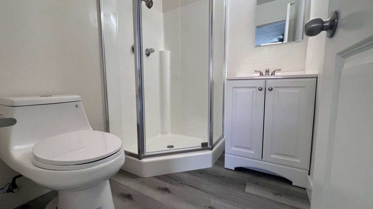 4055 48th Street - Photo 3 of 11