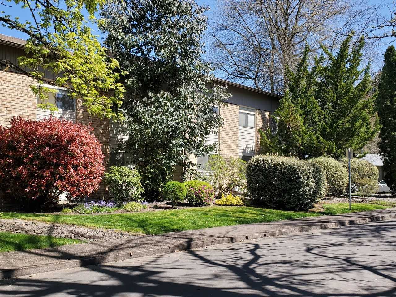 Cordova Apts - Photo 3 of 14