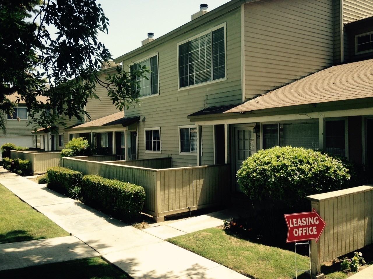 Heathergreen Townhomes - Photo 2 of 5