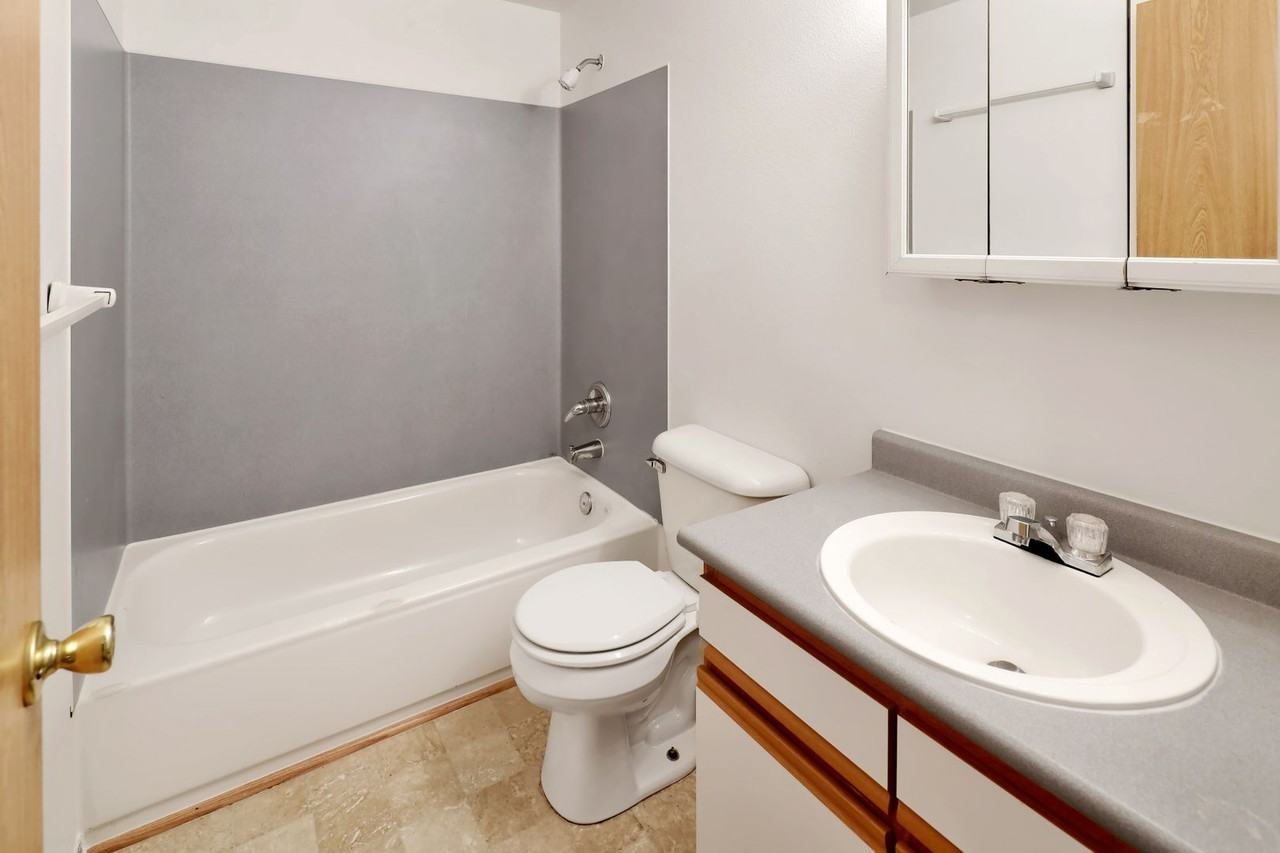 Cascade Place Apartments - Photo 5 of 36