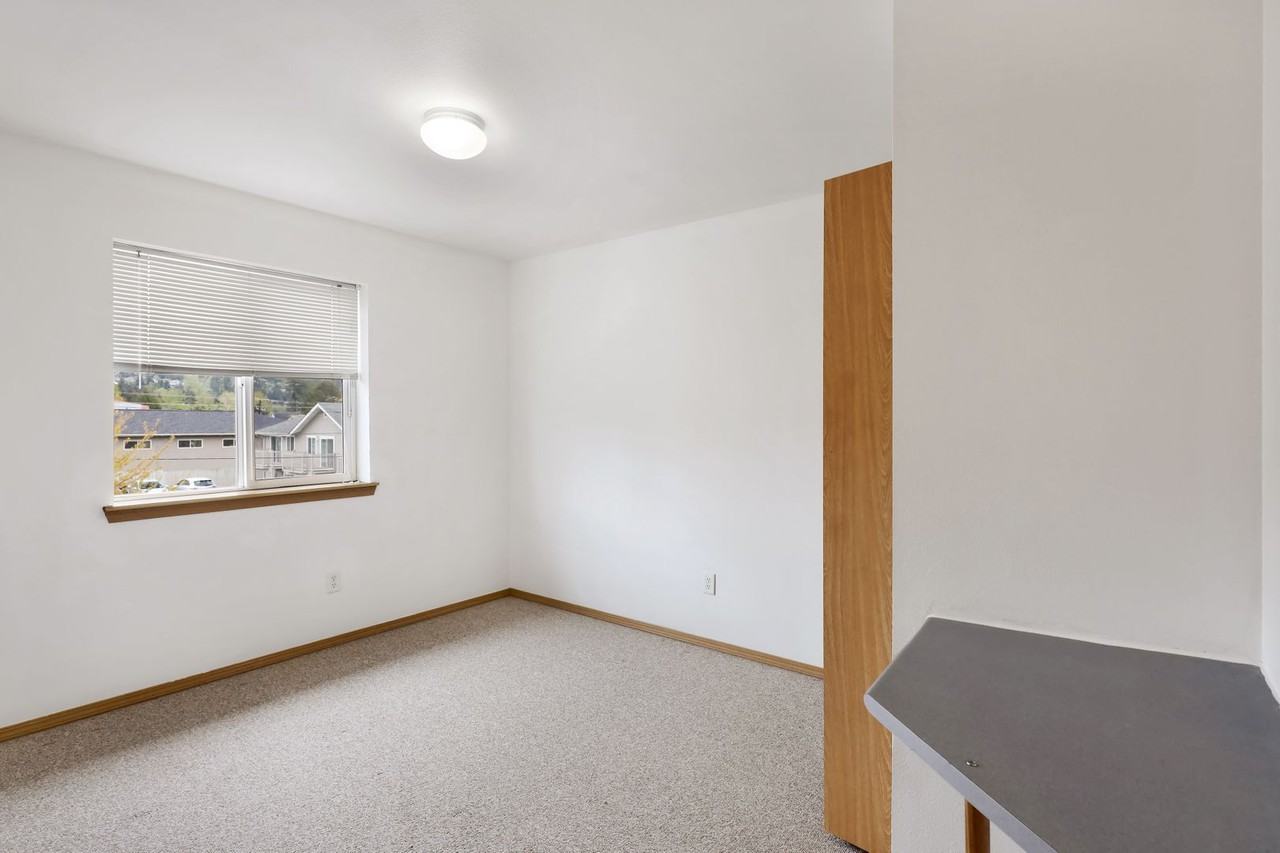 Cascade Place Apartments - Photo 6 of 36