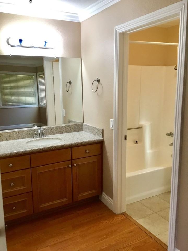 Vista Del Plaza - 40 - Photo 4 of 9