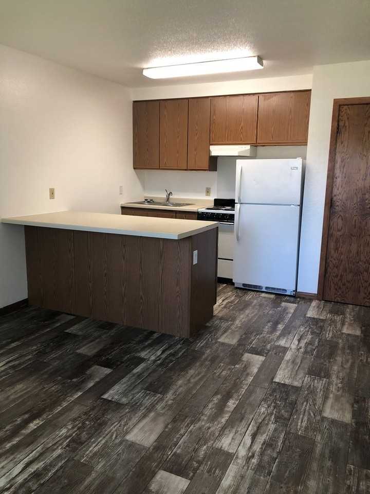 105 Sunnyslope Rd - Photo 2 of 8